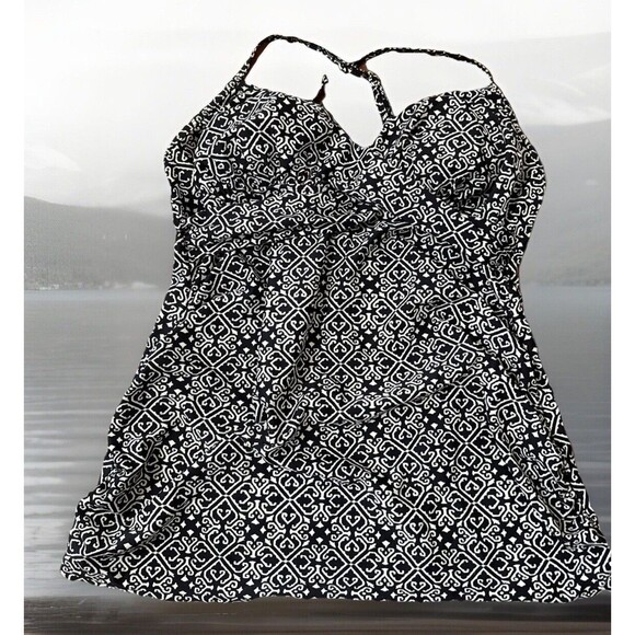 Liz  Lange maternity Swim Top - size L - Picture 1 of 4